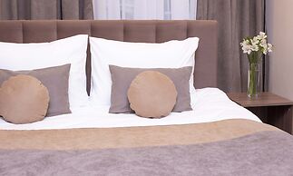 Gold inn by ACADEMIA