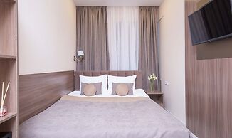 Gold inn by ACADEMIA