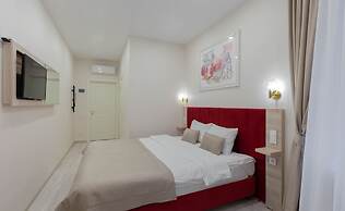 Gold inn by ACADEMIA