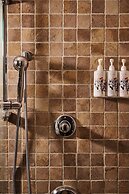 The Harbor Front Inn