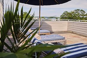 The Harbor Front Inn