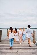 The Harbor Front Inn