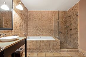 The Harbor Front Inn