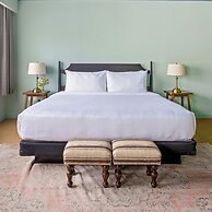 The Harbor Front Inn