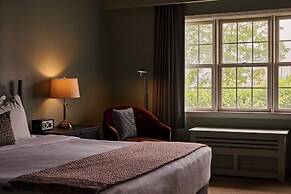 The Harbor Front Inn