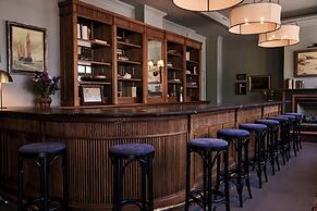 The Harbor Front Inn