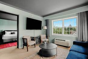 The Harbor Front Inn