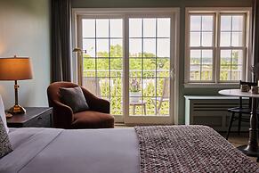 The Harbor Front Inn