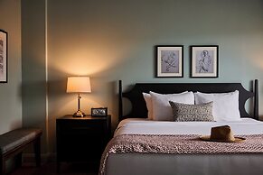 The Harbor Front Inn