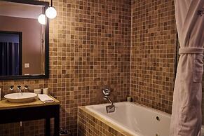 The Harbor Front Inn