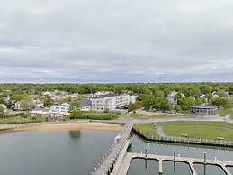 The Harbor Front Inn