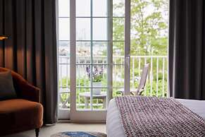 The Harbor Front Inn