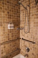 The Harbor Front Inn