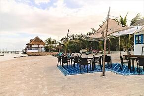 La Puerta Azul Beachfront - Adults Only