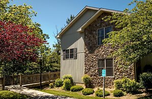 Massanutten's Woodstone Meadows by Tripforth