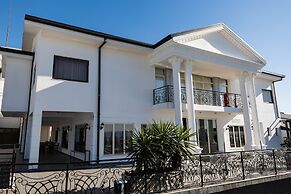 Chateau Linza Resort