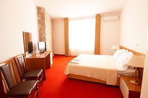 Chateau Linza Resort