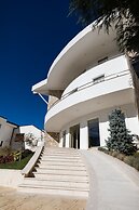 Chateau Linza Resort