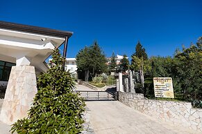 Chateau Linza Resort