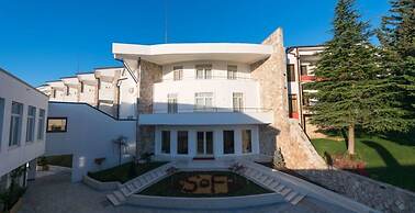 Chateau Linza Resort
