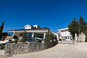 Chateau Linza Resort