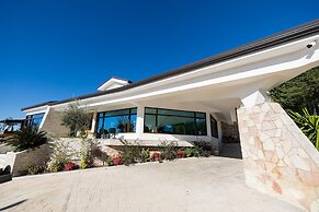 Chateau Linza Resort