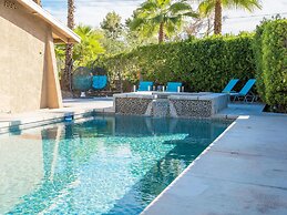 Sunny Palms at Warm Sands