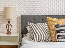 Sunny Palms at Warm Sands