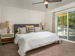 Sunny Palms at Warm Sands