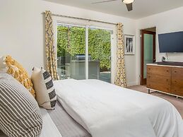 Sunny Palms at Warm Sands