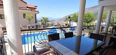 Villa MAS2 by JoyLettings