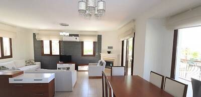 Villa MAS2 by JoyLettings