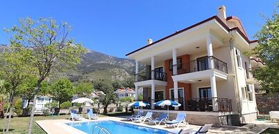 Villa MAS2 by JoyLettings