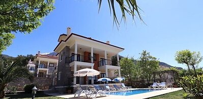 Villa MAS2 by JoyLettings