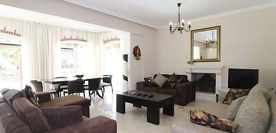 Villa ANM2 by JoyLettings