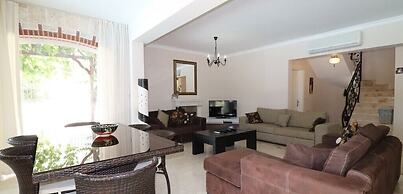 Villa ANM2 by JoyLettings