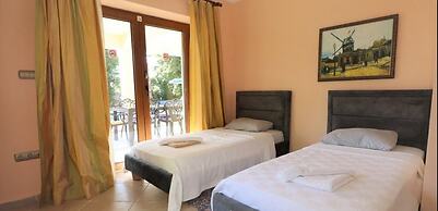 Villa FT17 by JoyLettings