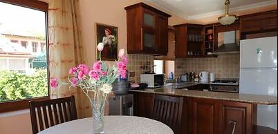 Villa FT17 by JoyLettings