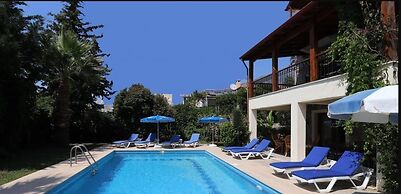 Villa FT17 by JoyLettings