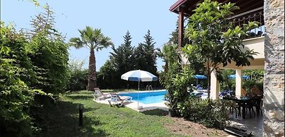 Villa FT17 by JoyLettings