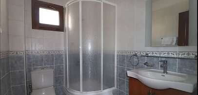 Villa FT17 by JoyLettings