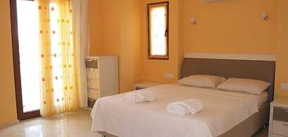 Villa LMP1 by JoyLettings