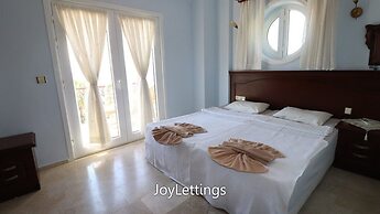 Villa FT01 by JoyLettings
