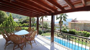 Villa FT01 by JoyLettings