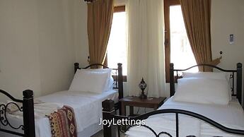 Villa FT11 by JoyLettings