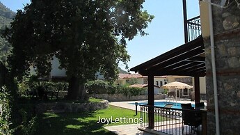 Villa FT11 by JoyLettings