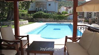 Villa FT11 by JoyLettings