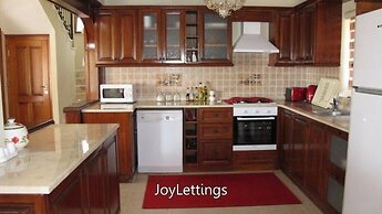 Villa FT11 by JoyLettings
