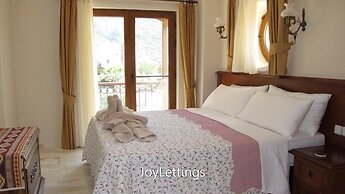 Villa FT11 by JoyLettings
