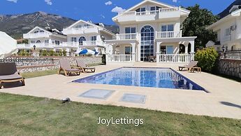 Villa BEY3 by JoyLettings